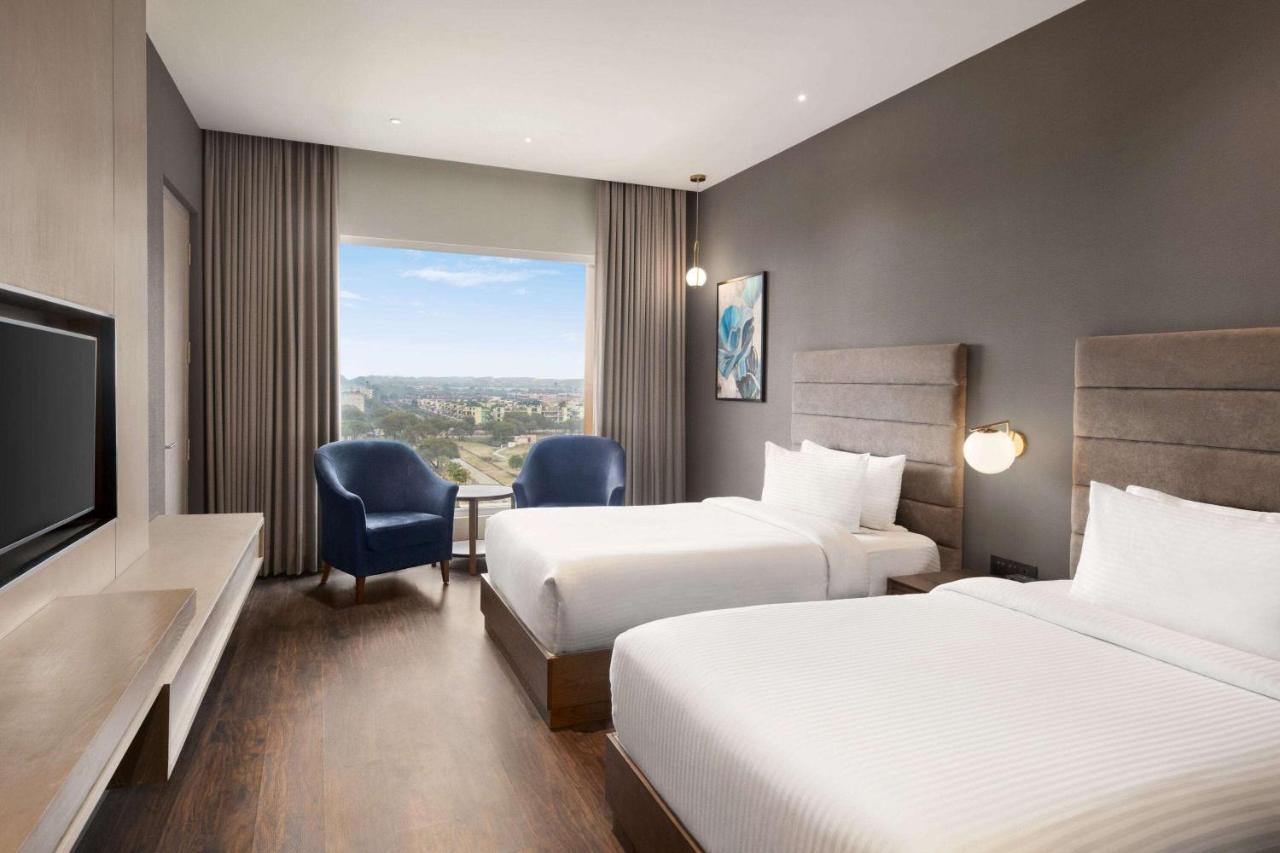 Wyndham Chandigarh Mohali Екстериор снимка
