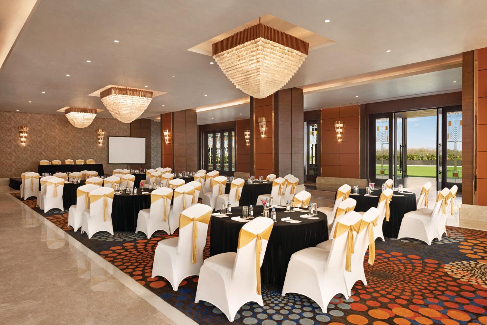Wyndham Chandigarh Mohali Екстериор снимка